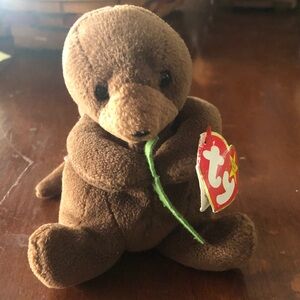 Seaweed, Beanie Baby Otter, errors on wrinkled tag, played with by child